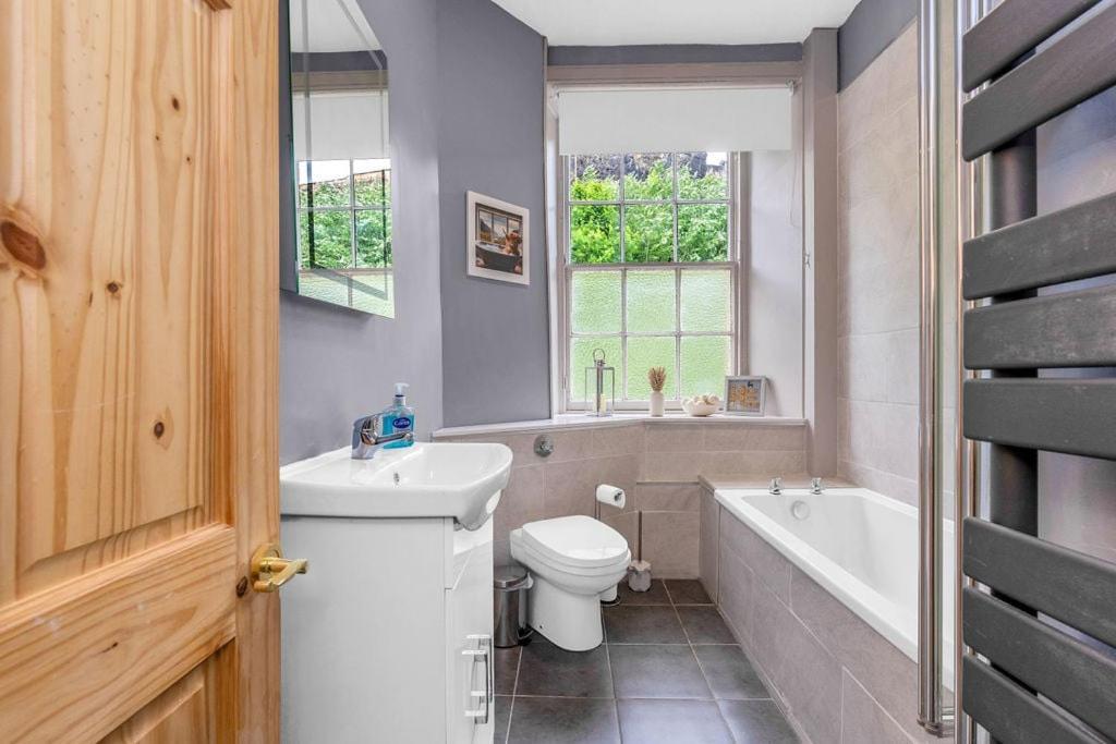 Guestready - Lovely Nest In The Old Town Edinburg Exteriör bild